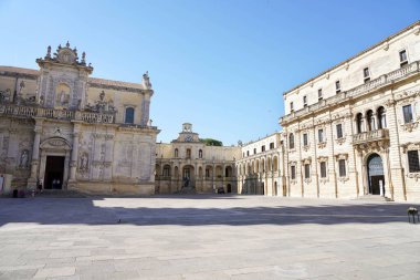 Piazza del Duomo Meydanı 'nın panoramik manzarası, Lecce, Apulia, İtalya