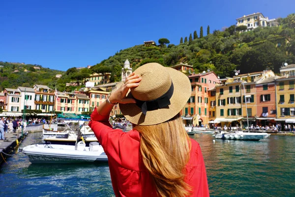Vakantie Portofino Achteraanzicht Van Mooi Modemeisje Genietend Van Uitzicht Portofino — Stockfoto