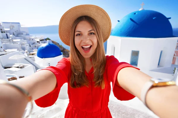 Traveler Girl Taking Selfie Her Vacation Santorini Greece — стокове фото