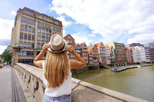 Travel Germany Beautiful Young Woman Exploring City Hamburg Germany — 스톡 사진