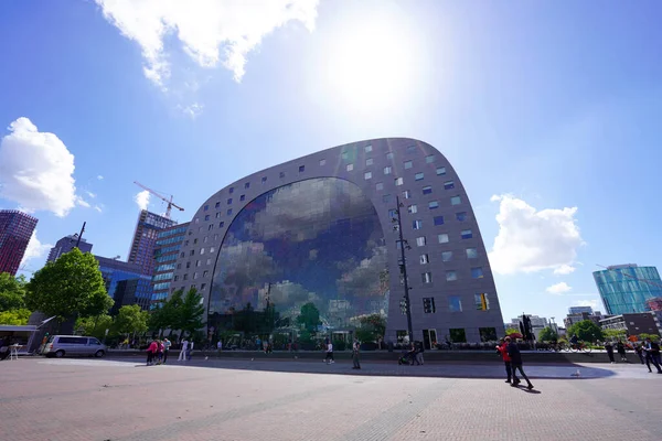 Rotterdam Nederland Juni 2022 Rotterdams Stadsgezicht Met Markthal Zonnige Dag — Stockfoto
