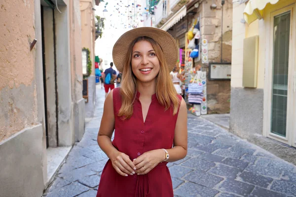 Portret Van Een Jonge Toeristische Vrouw Het Historische Dorp Tropea — Stockfoto