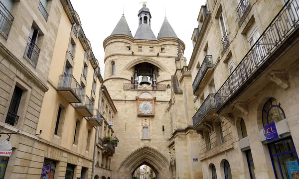 BORDEAUX, FRANCE - 4 Haziran 2022: La Grosse tarihi kapısı Bordeaux, Fransa