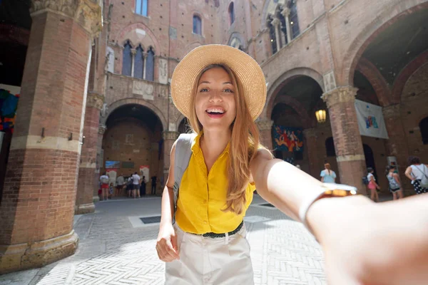 Talya Turizm Talya Nın Toskana Kentindeki Siena Ziyaret Eden Gezgin — Stok fotoğraf