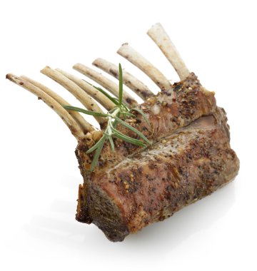 Kızarmış kuzu kaburga raflar