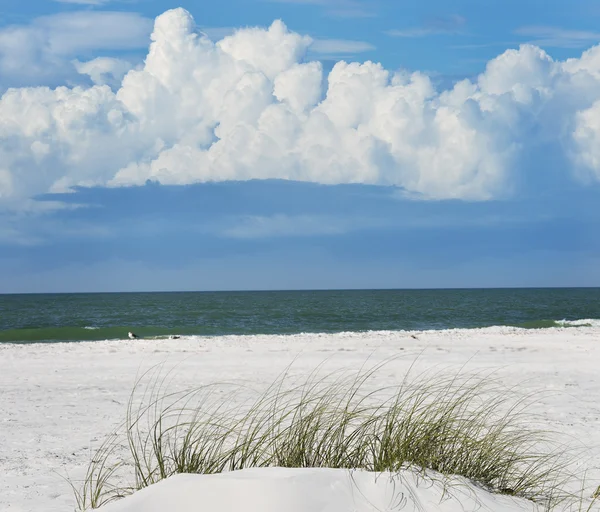 Sanddünen und schöner Himmel — Stockfoto