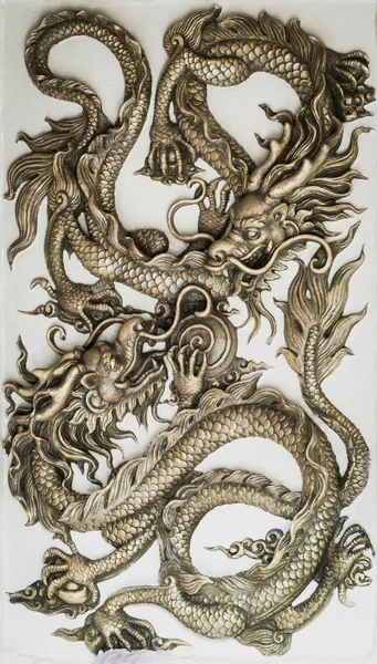 Dragon sculptuur op de muur — Stockfoto