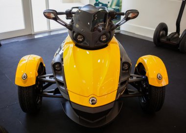 Bangkok - 22 Eylül: Can-Am Spyder Rs Roadster ekranda