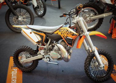 Bangkok - 22 Eylül: Ktm 50 Sx Promenad ekranda