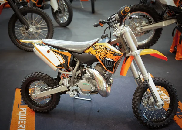 BANGKOK - 22 SETTEMBRE: La KTM 50 SX in mostra alla Promenad — Foto Stock