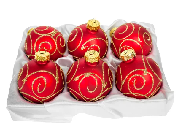 Vánoční koule izolovaných na bílém pozadí, červená barva — Stock fotografie