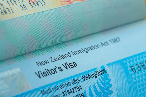 Паспортная печать визы для поездки концепции фона, Новая Зеландия — стоковое фото