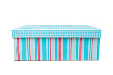 Beyaz arkaplanda hediye kutusu