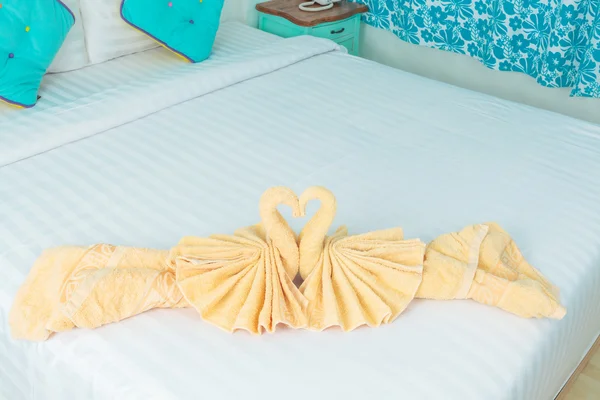 Towel folded in swan shape — Stock Photo, Image