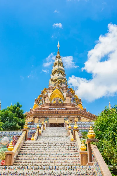 Stairway to Phasornkaew Temple, Khao Kho Phetchabun Thailand — стоковое фото