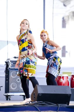 Varşova, Ağustos 26, 2012-Varşova çok kültürlü sokak resmi geçit karnaval dansçılar
