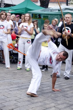 Varşova, Ağustos 26, 2012-Varşova çok kültürlü sokak resmi geçit capoeira