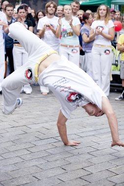 Varşova, Ağustos 26, 2012-Varşova çok kültürlü sokak resmi geçit capoeira