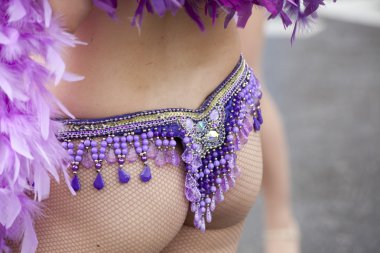 kadın bir fantezi kostüm Samba dansı
