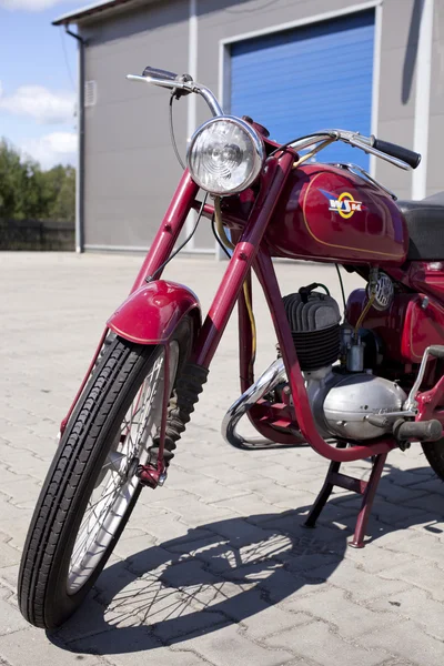 WARSAW - August 25: Old polish motorcycle "WSK" on motobazaar. August 25, 2013 in Warsaw, Poland. — Stock Photo, Image