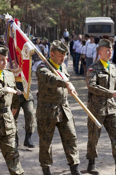 Jerzyska, Poland, Sept 18: Unidentified soldiers at the outdoor anniversary mass- place where AK soldiers was  shooten, september 18, 2013 in Jerzyska, Poland. — Stock Photo, Image