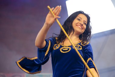 Varşova, Polonya, 30 Mayıs: Orientalny Koktajl - Oriental kokteyl Festivale 30 Nisan 2014 tarihinde Varşova, Polonya sahnede tanımlanamayan oryantal dansçı.