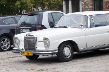Varşova - 28 Eylül: Eski Mercedes araba Oldtimers toplantı. 28 Eylül 2013 yılında Varşova, Polonya.