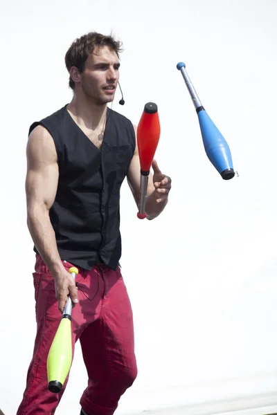 Warsaw, Polen - 30 mei: jongleur deel te nemen aan de 18. Wetenschap picknick, op 30 mei 2014, in Warschau, Polen — Stockfoto