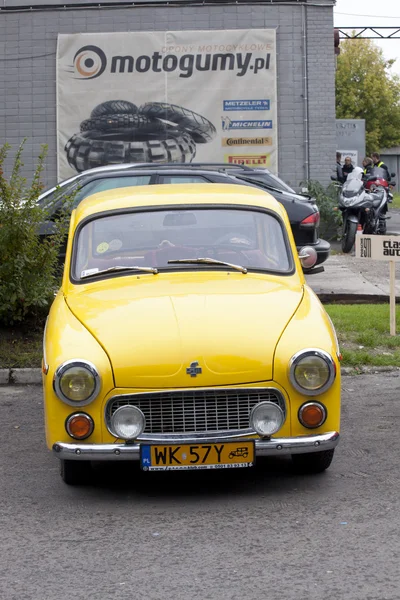 Warszawa - 28 September: Gamla polska bil Syrena Oldtimers möte. 28 september 2013 i Warszawa, Poland. — Stockfoto