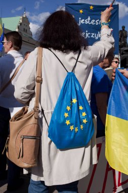 Varşova, Polonya, Mayıs 01 2022. Varşova 'da Ukrayna Bayrakları