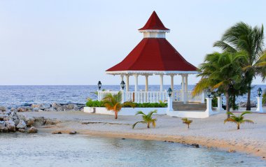 Düğün için sahilde gazebo görünümünü.