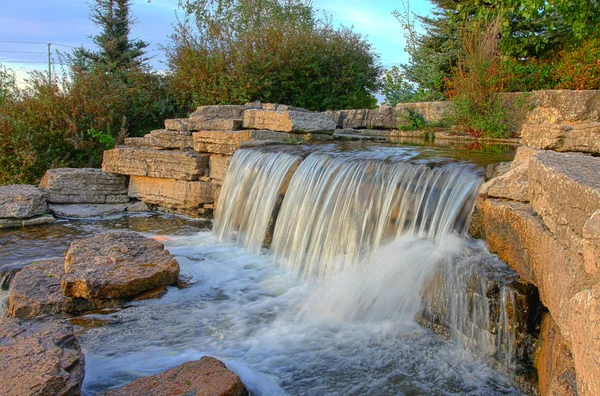 Beautiful waterfall in the park, Toronto, Canada. — Stock Photo, Image