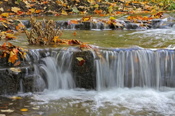 Río de montaña — Foto de Stock