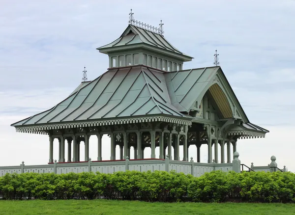 Gazebo en bois — Photo