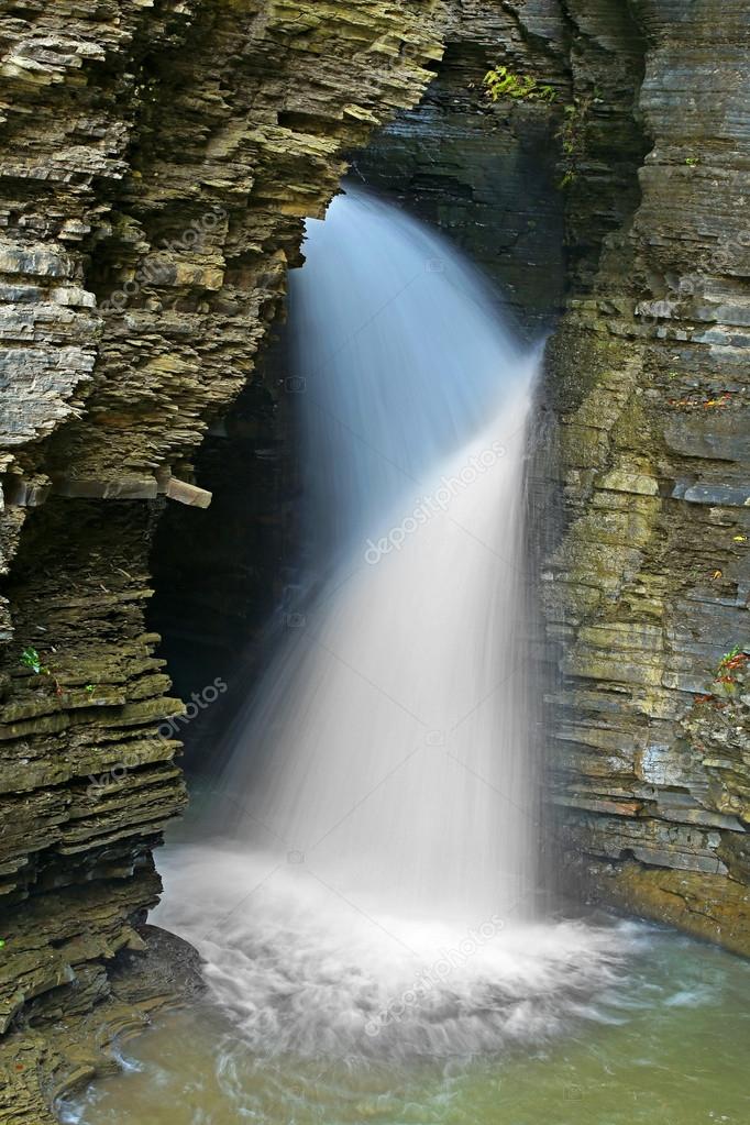 Waterfall under Sentry Bridge in Watkins Glen Park NY — Stock Photo