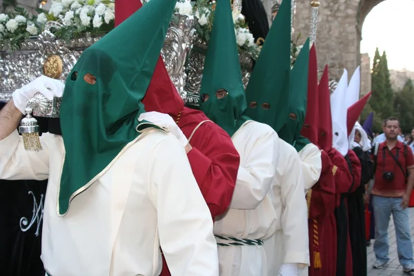Procesión nazarena durante la Semana Santa en España . —  Fotos de Stock