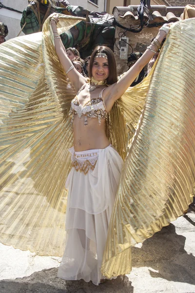 Arabian dansare, medeltida marknad, oropesa, toledo, Spanien, 21 04 2013 — Stockfoto