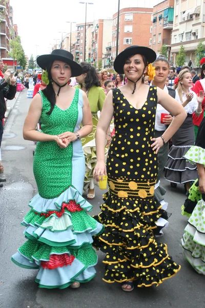 Sevillana 西装，节日的圣伊西德罗 talavera，可能 2013 — 图库照片