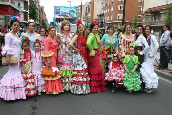 Traje sevillana, Festivales de San Isidro, Talavera, mayo 2013 —  Fotos de Stock