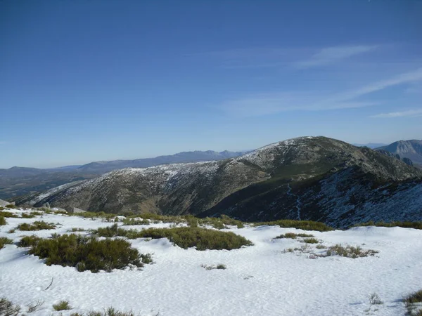 Gredos Ορεινή Διαδρομή Πολύ Χιόνι Και Πάγο — Φωτογραφία Αρχείου