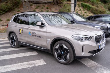 Galati, Romanya - 15 Eylül 2021: BMW iX3 elektrikli bir SUV