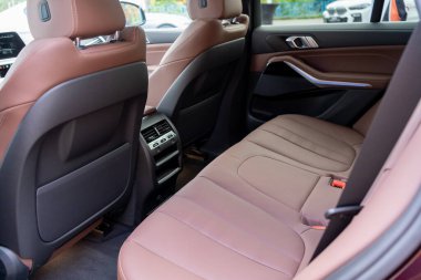 Galati, Romanya - 15 Eylül 2021: Siyah 2021 BMW X5 xdrive 40d F15