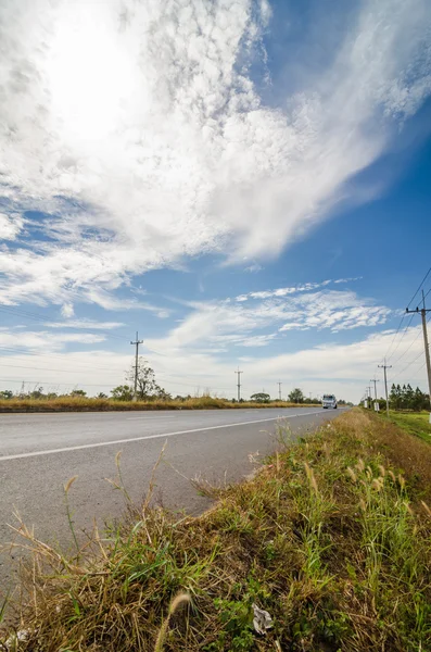 Carretera en ciudad rústica — Foto de Stock