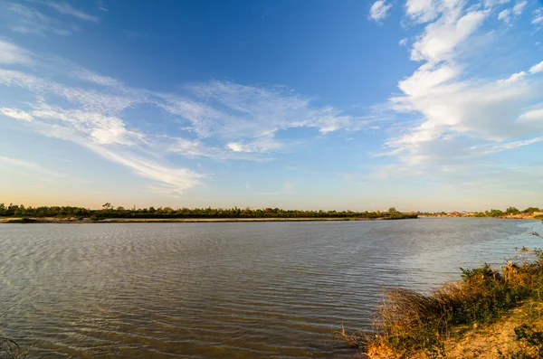 River and sky — Stock Photo, Image