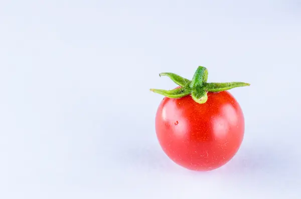 Tomato in white background — Stock Photo, Image