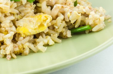 Kızarmış pirinç.