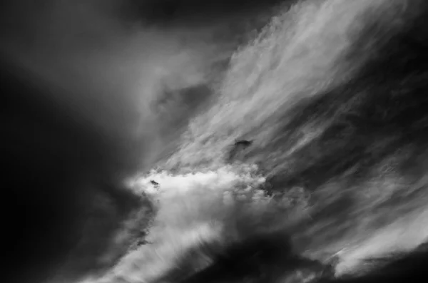 Nuages et ciel avant la tempête — Photo