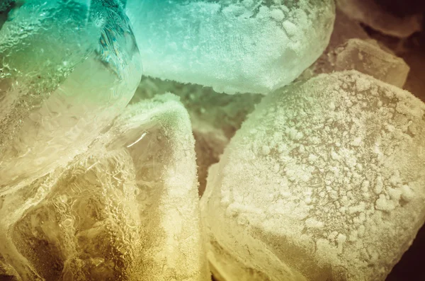 Кубики льда вблизи — стоковое фото