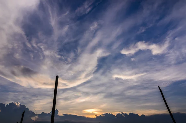 Moln ljus himmel — Stockfoto