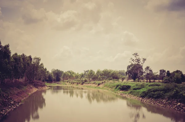 Rivier in thailand — Stockfoto